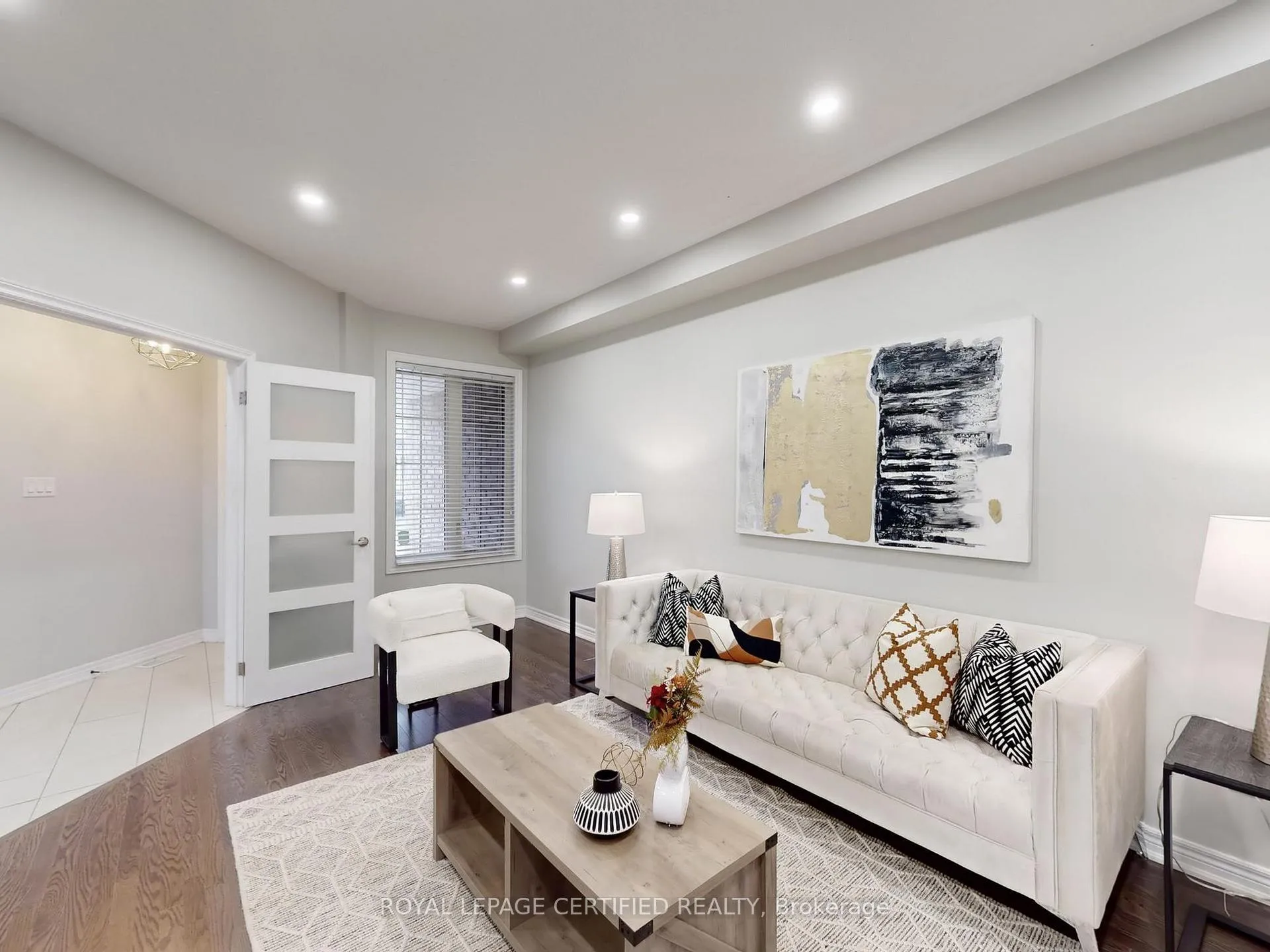 Photo 5 of 20 Naperton Drive, Brampton, Sandringham-Wellington — HOMEH