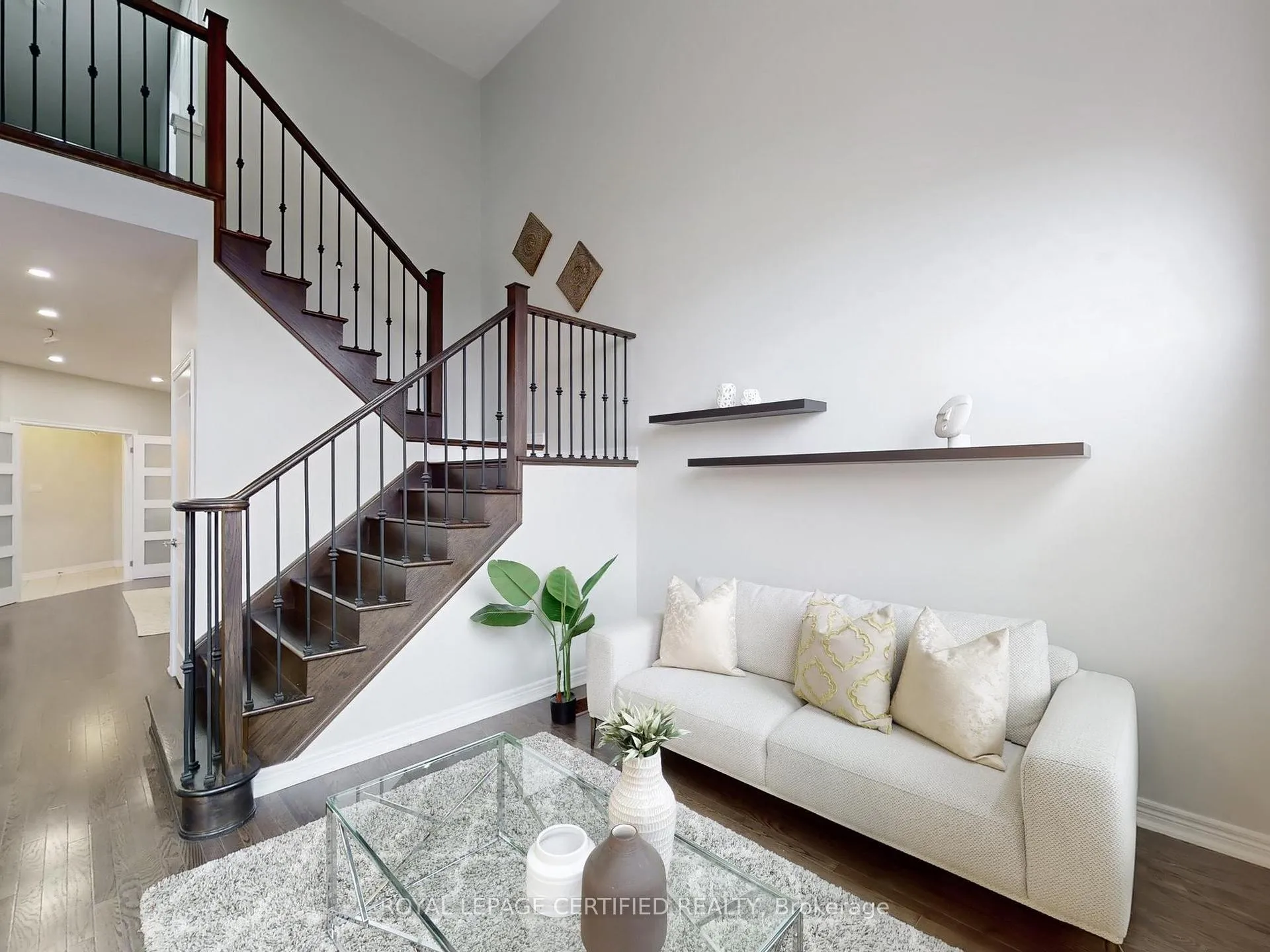 Photo 7 of 20 Naperton Drive, Brampton, Sandringham-Wellington — HOMEH