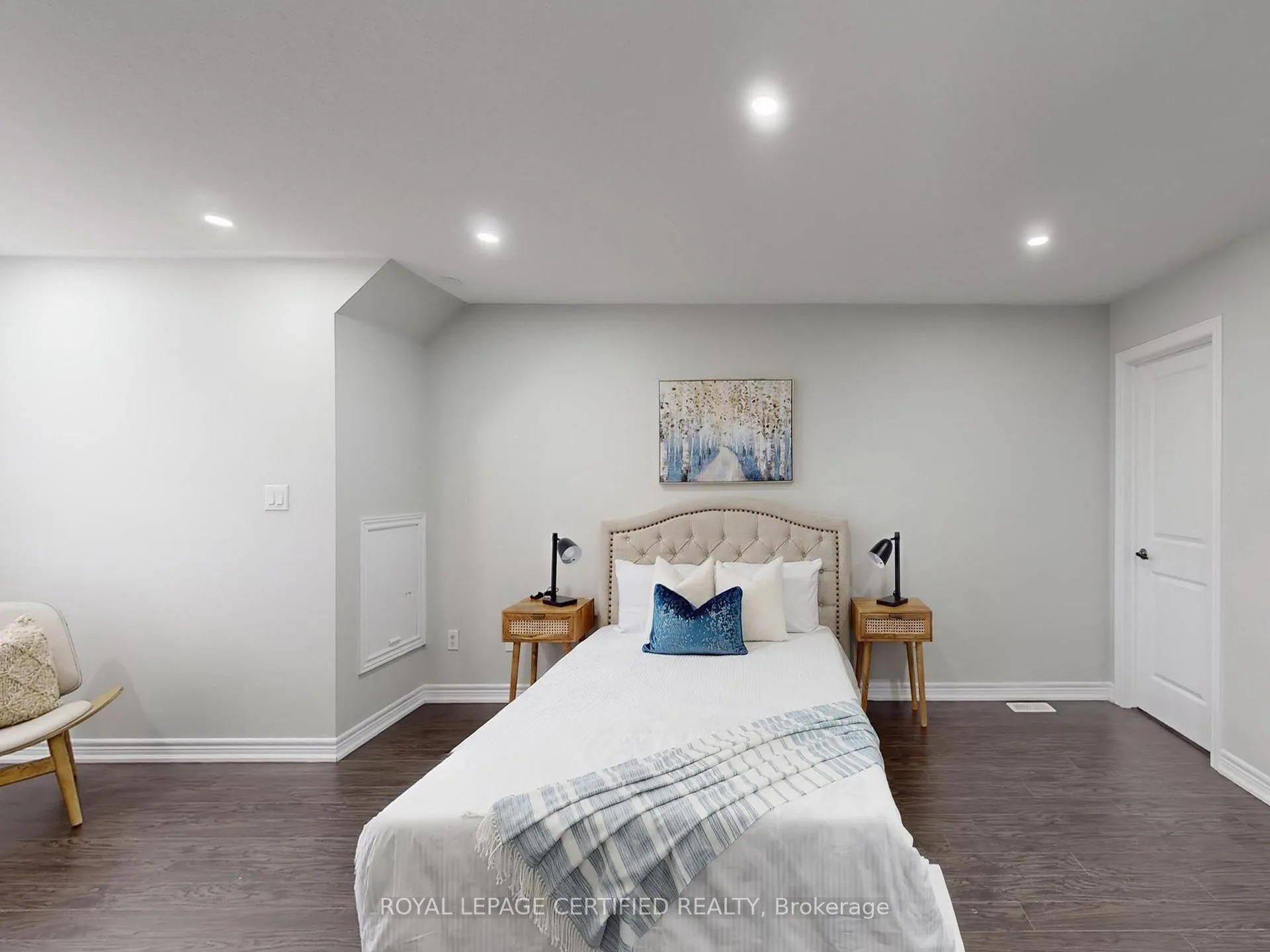 Photo 20 of 20 Naperton Drive, Brampton, Sandringham-Wellington — HOMEH