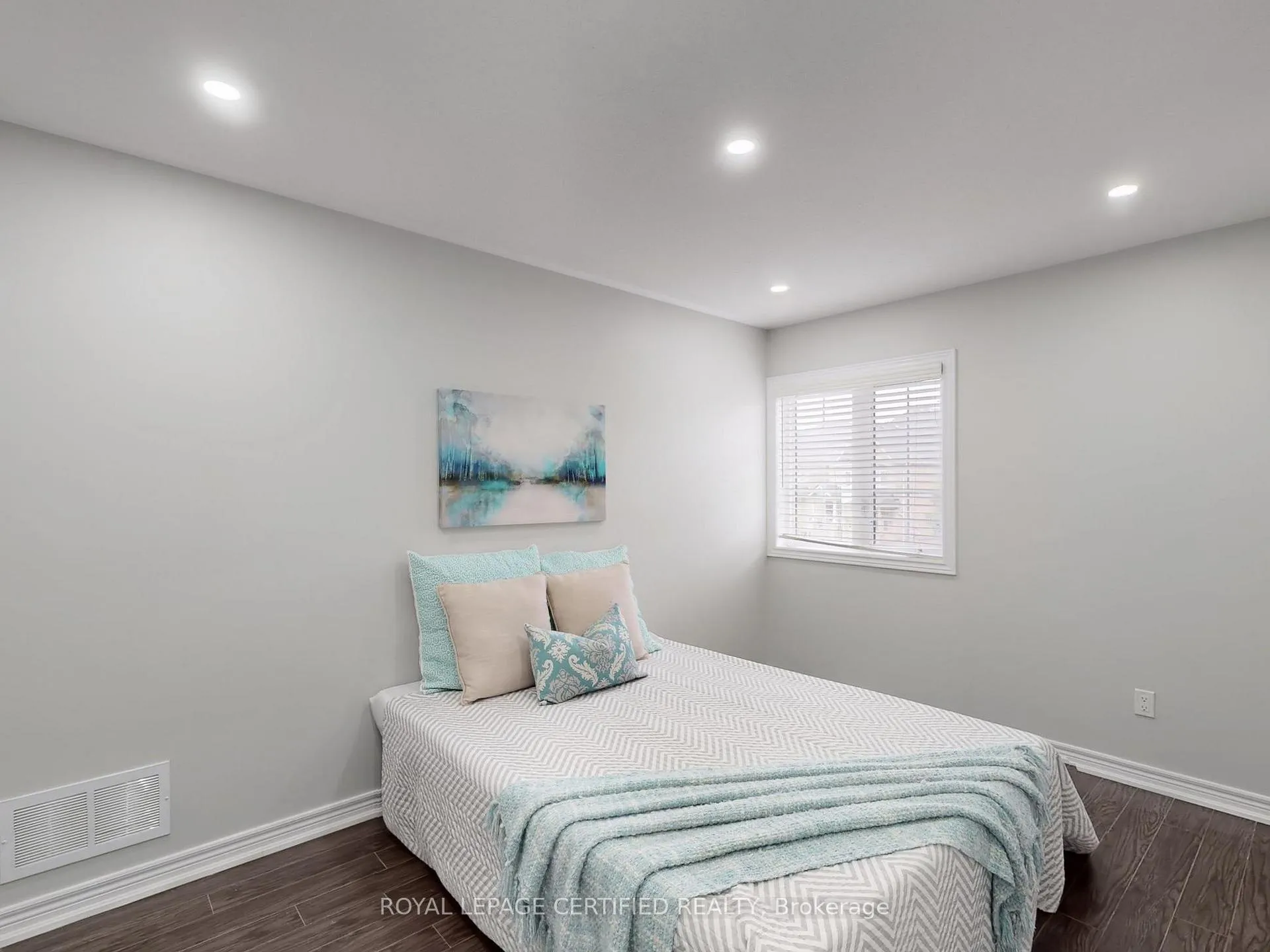 Photo 28 of 20 Naperton Drive, Brampton, Sandringham-Wellington — HOMEH
