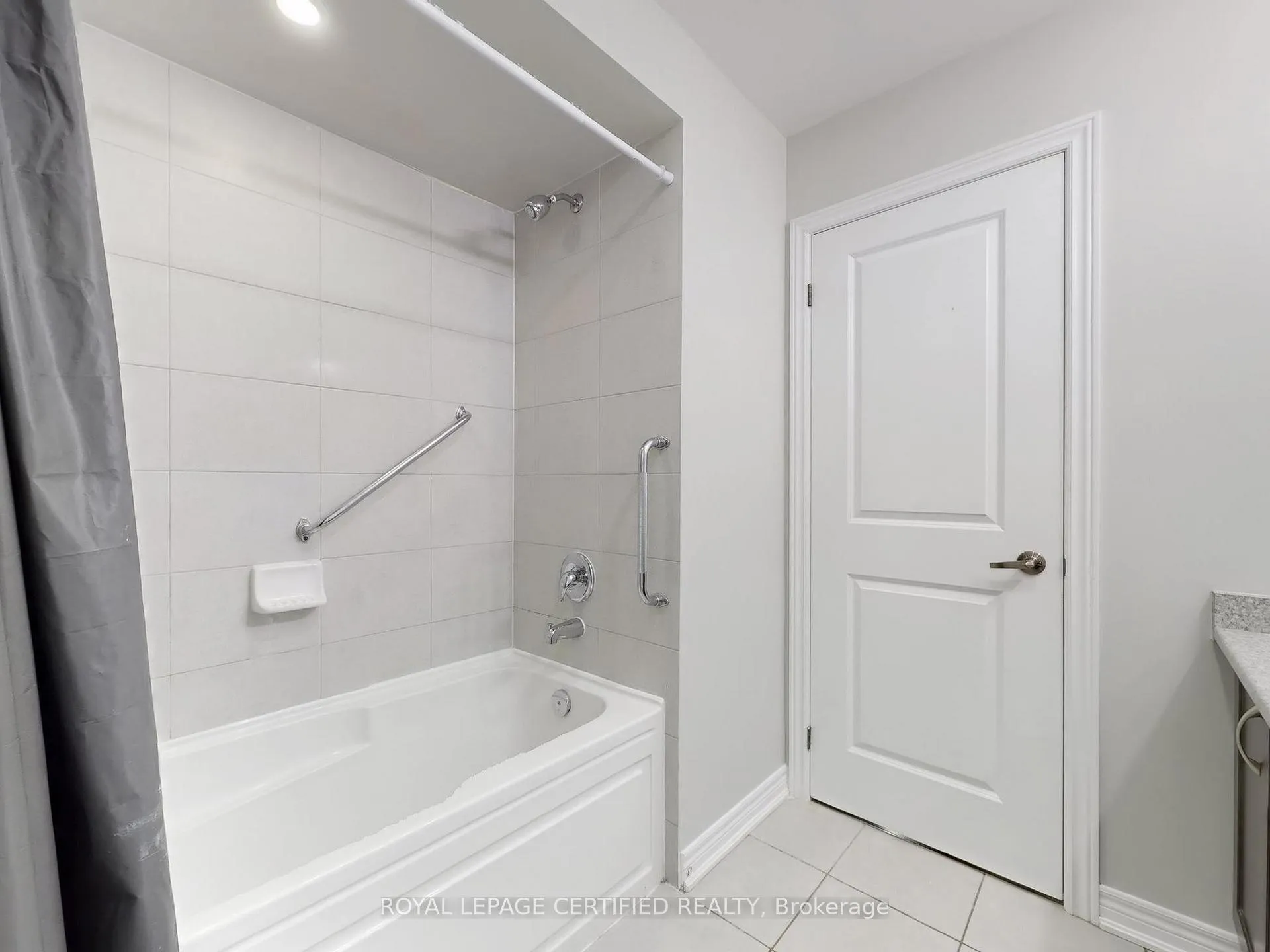 Photo 31 of 20 Naperton Drive, Brampton, Sandringham-Wellington — HOMEH