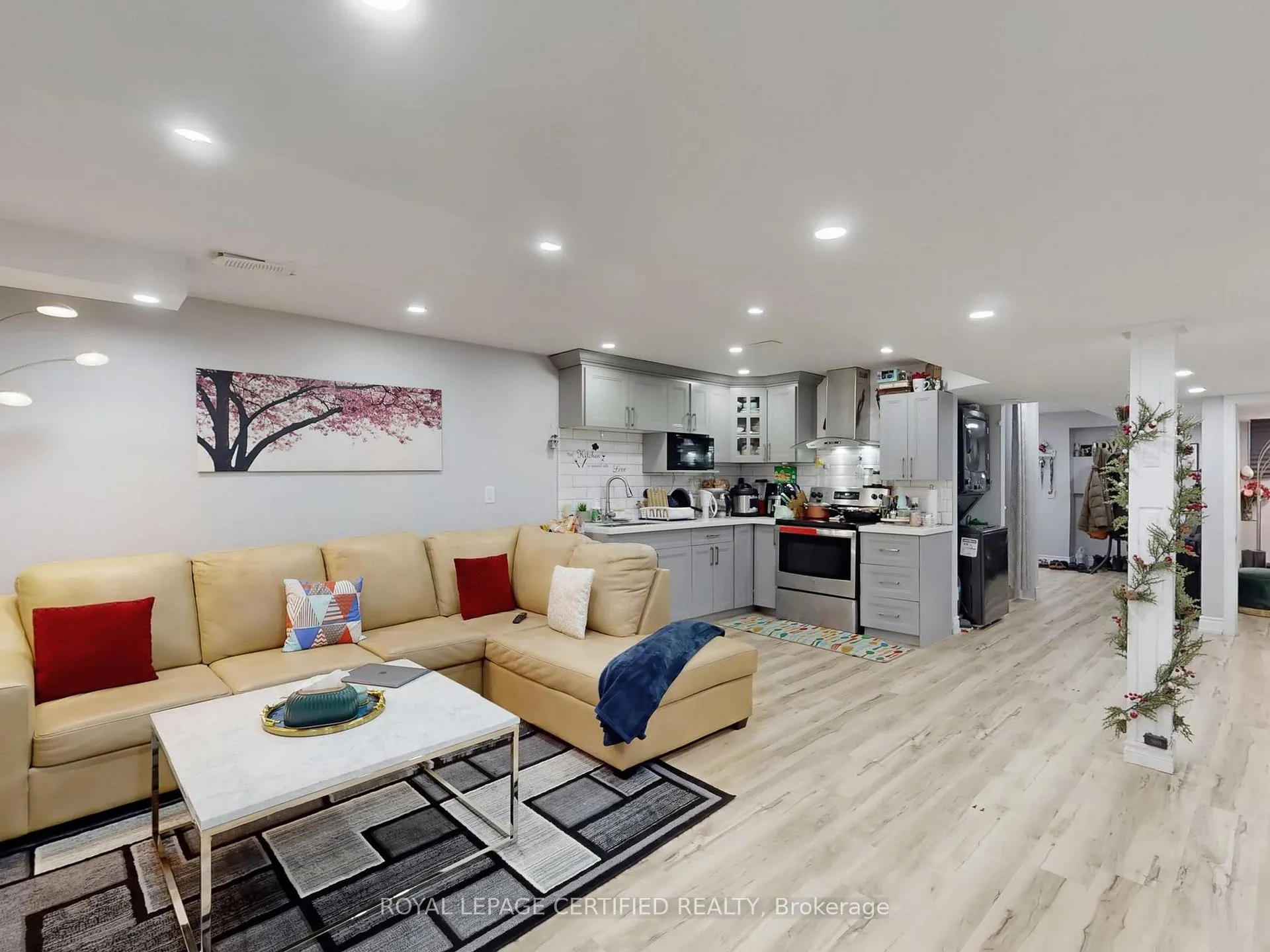 Photo 32 of 20 Naperton Drive, Brampton, Sandringham-Wellington — HOMEH