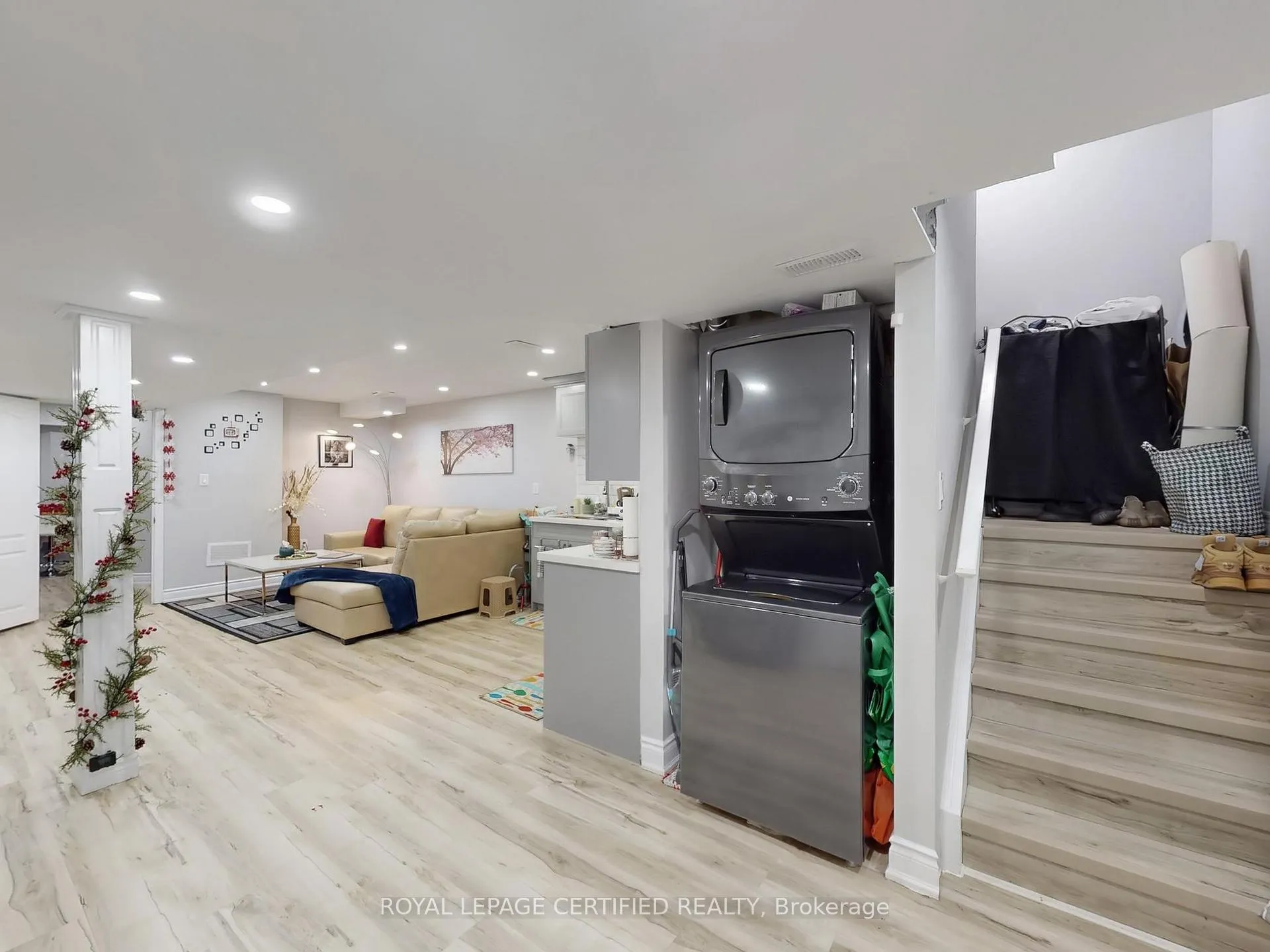 Photo 35 of 20 Naperton Drive, Brampton, Sandringham-Wellington — HOMEH