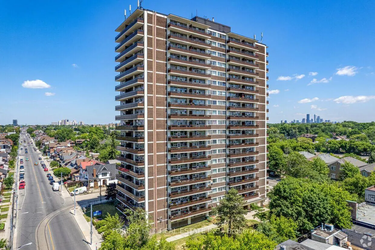 Front of Unit 1905, 161 Oakwood Avenue