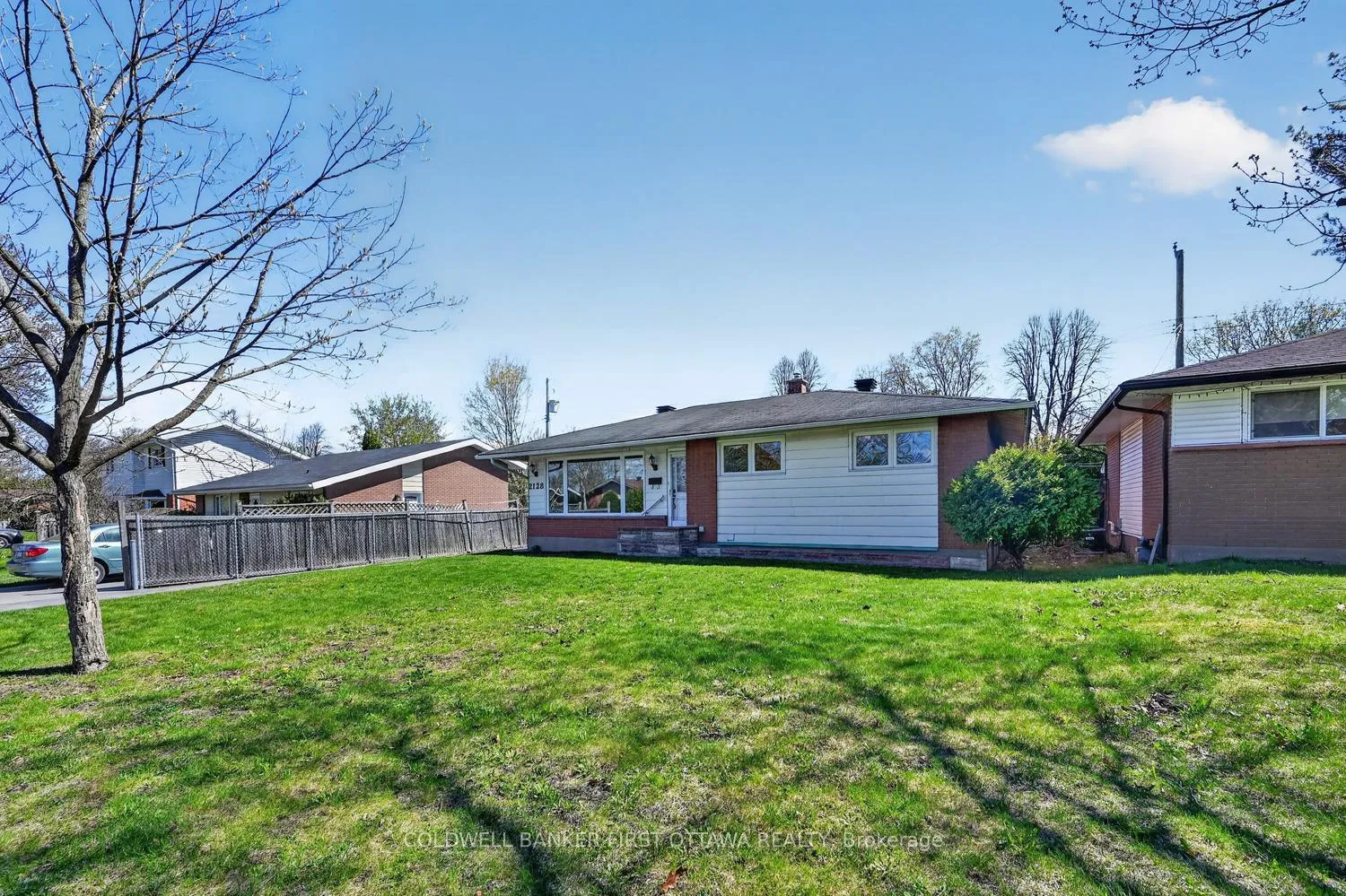 Photo 2 of 2128 Kingsley Road, Ottawa, Parkway Park — HOMEH