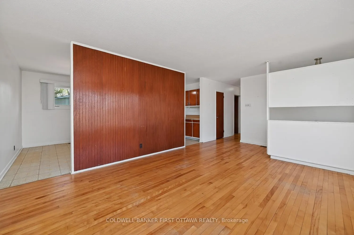 Photo 5 of 2128 Kingsley Road, Ottawa, Parkway Park — HOMEH