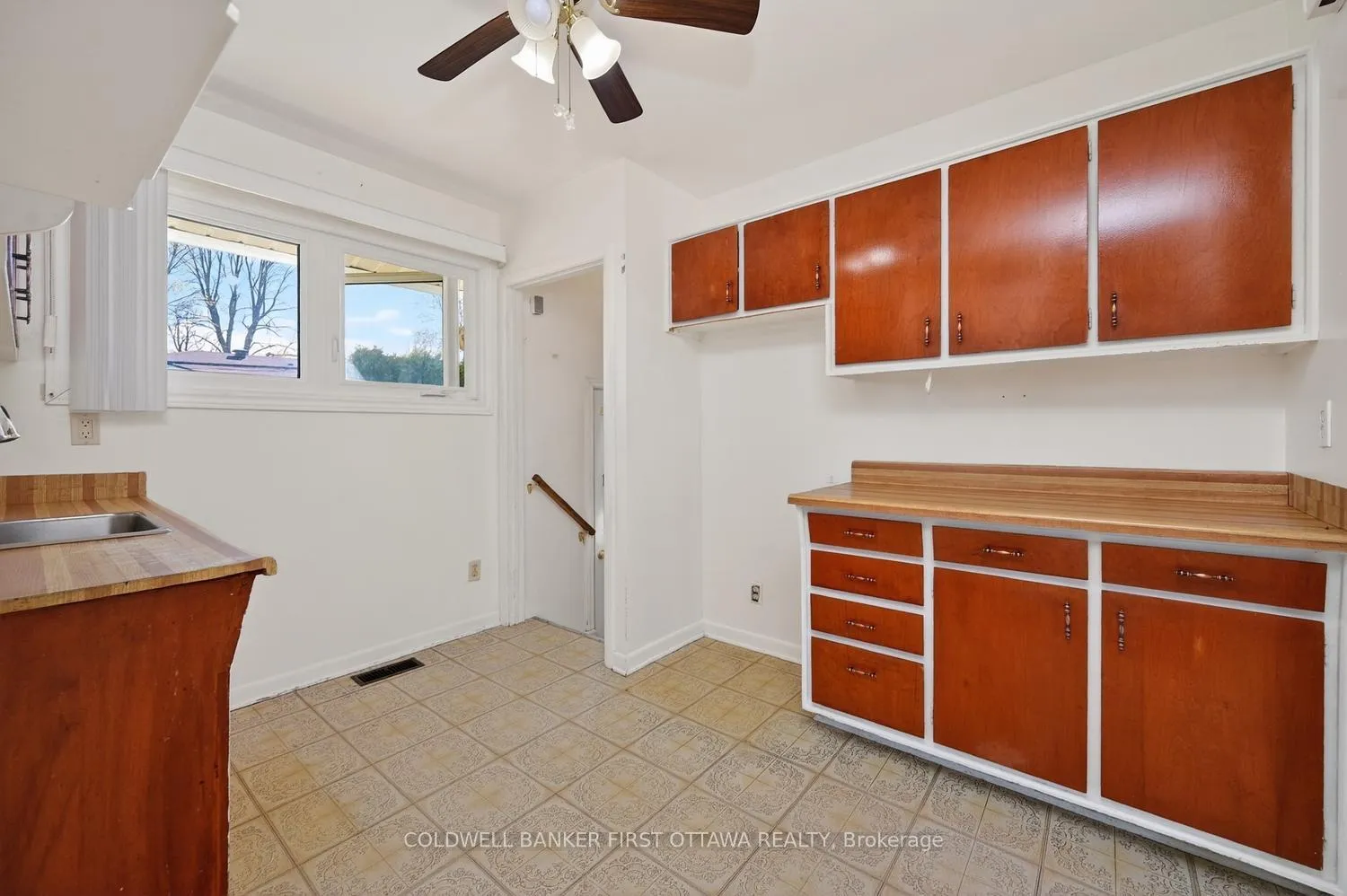 Photo 8 of 2128 Kingsley Road, Ottawa, Parkway Park — HOMEH