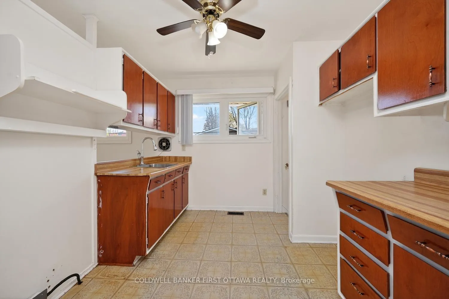 Photo 9 of 2128 Kingsley Road, Ottawa, Parkway Park — HOMEH