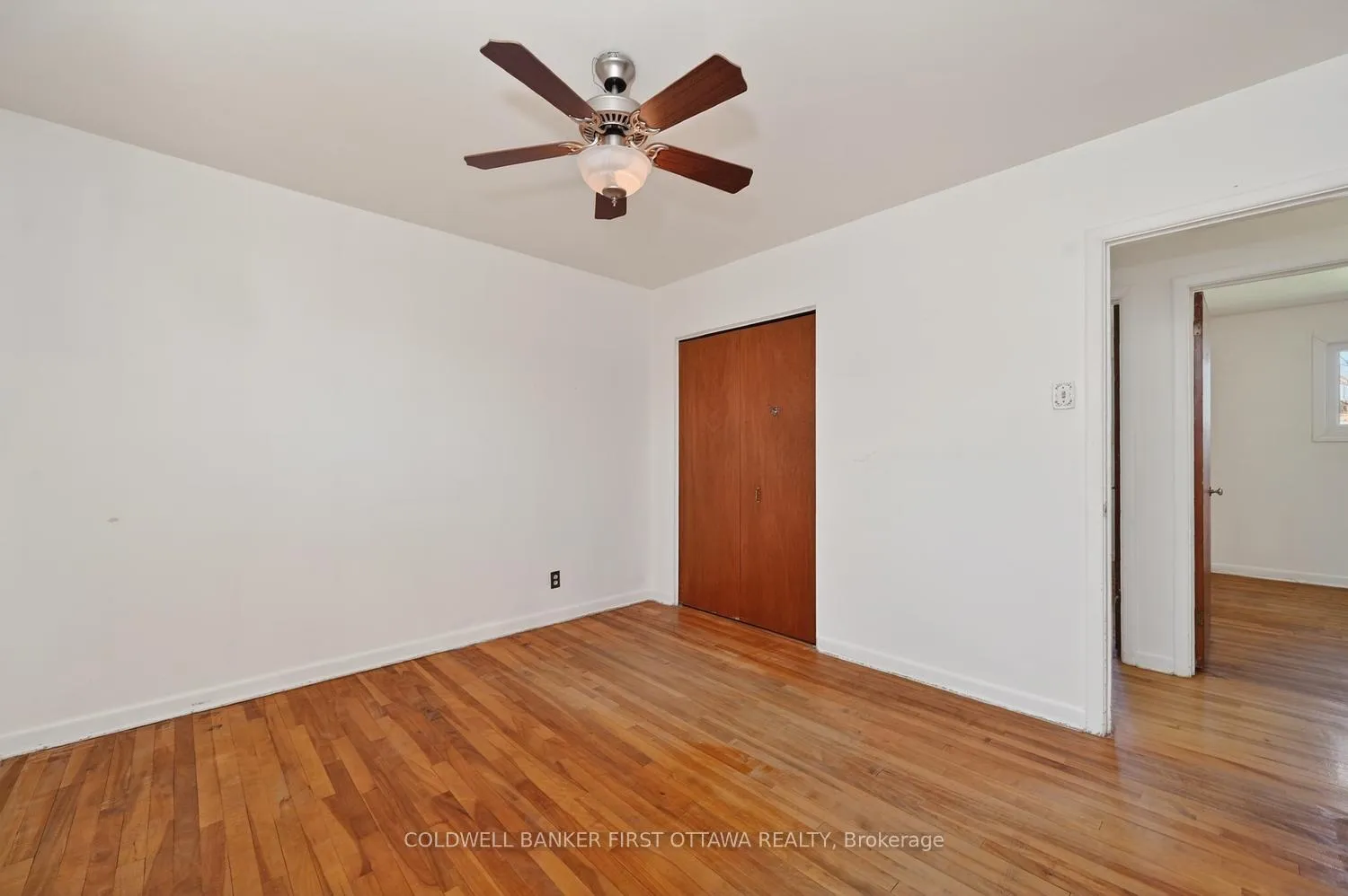 Photo 12 of 2128 Kingsley Road, Ottawa, Parkway Park — HOMEH