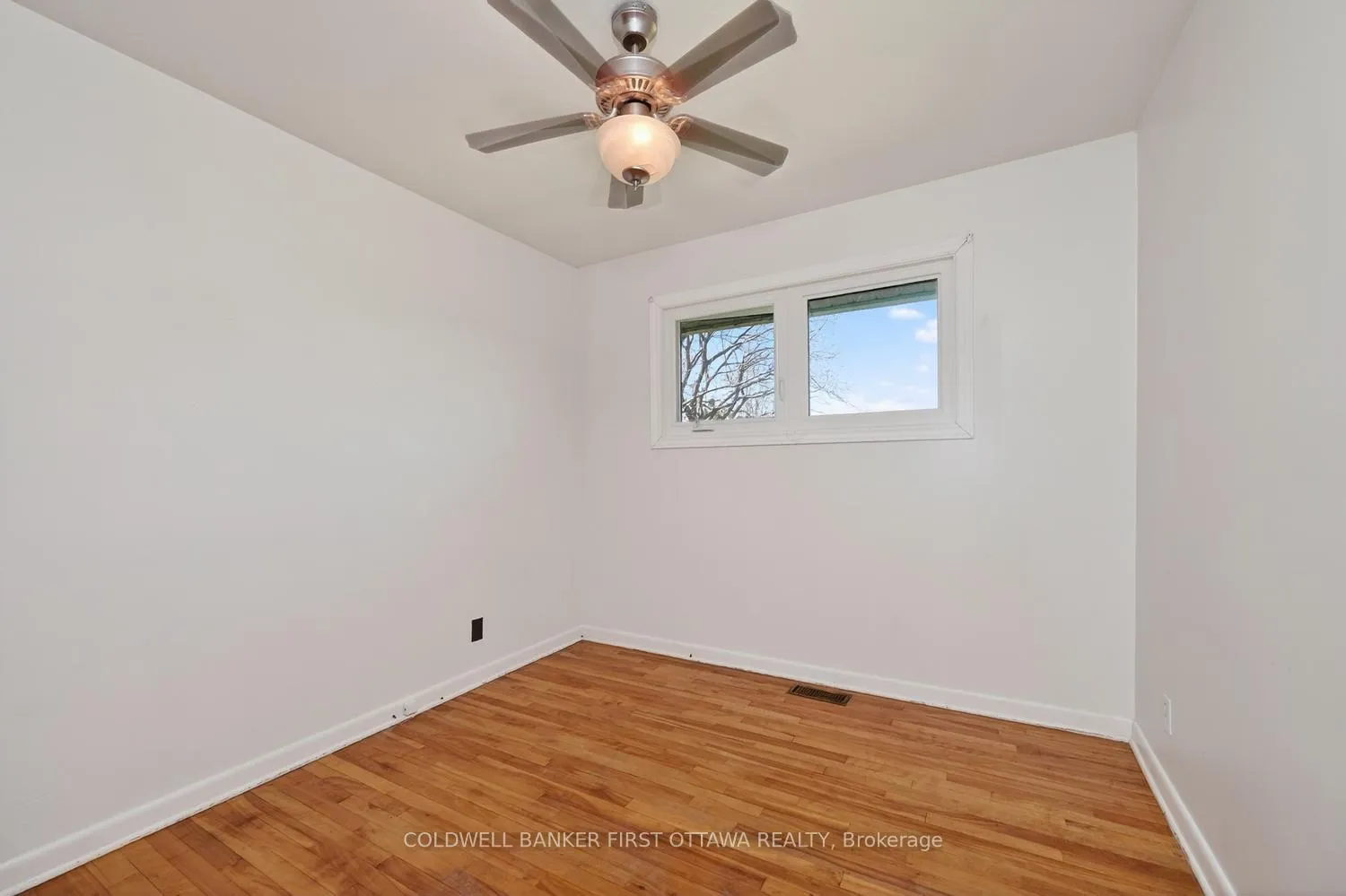 Photo 13 of 2128 Kingsley Road, Ottawa, Parkway Park — HOMEH