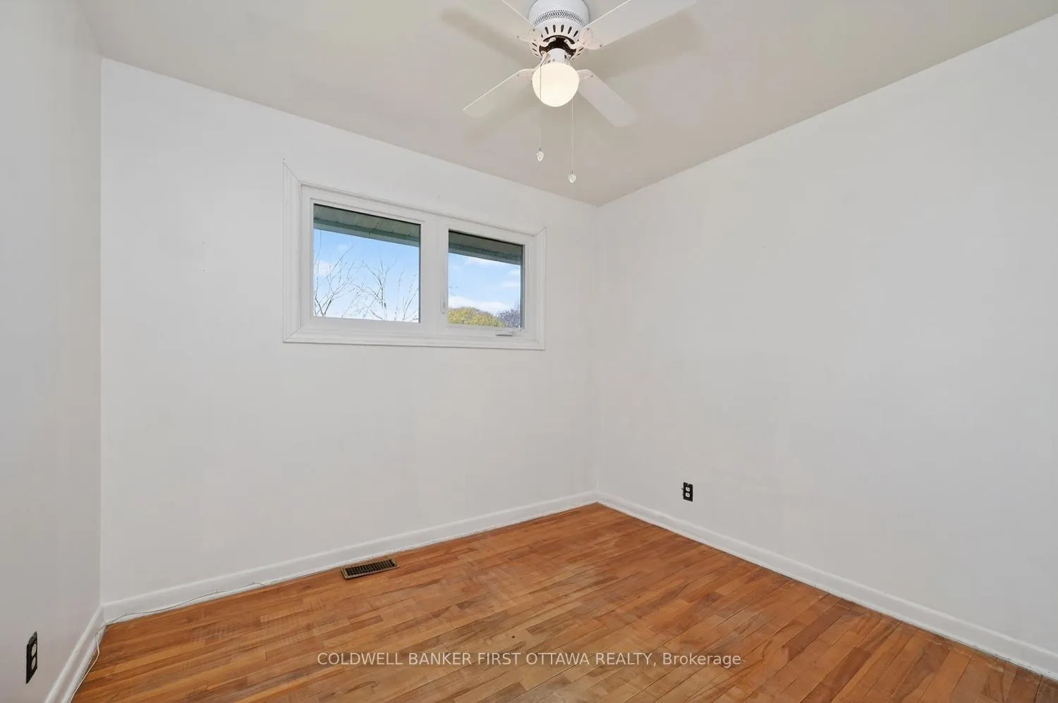 Photo 14 of 2128 Kingsley Road, Ottawa, Parkway Park — HOMEH