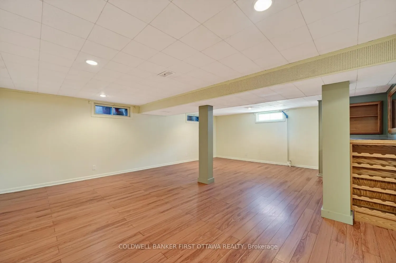 Photo 15 of 2128 Kingsley Road, Ottawa, Parkway Park — HOMEH