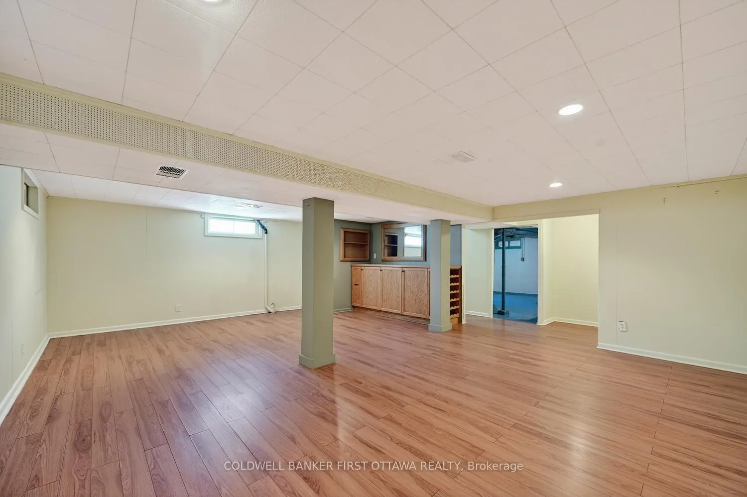 Photo 16 of 2128 Kingsley Road, Ottawa, Parkway Park — HOMEH