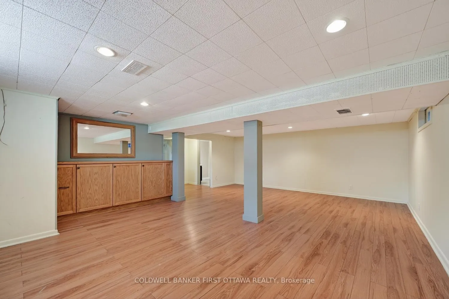 Photo 17 of 2128 Kingsley Road, Ottawa, Parkway Park — HOMEH