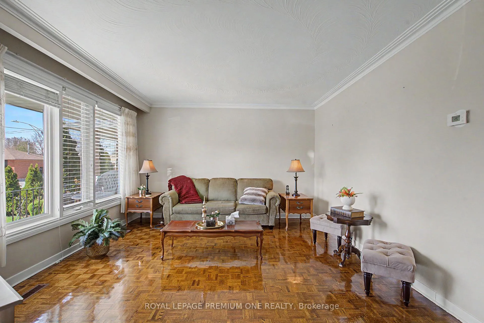Photo 7 of 44 Ellerby Square N, Vaughan, West Woodbridge — HOMEH