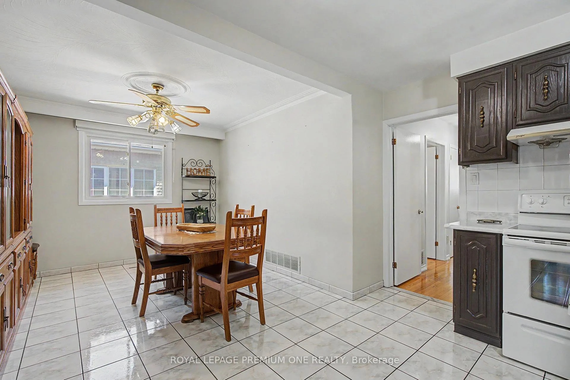Photo 14 of 44 Ellerby Square N, Vaughan, West Woodbridge — HOMEH