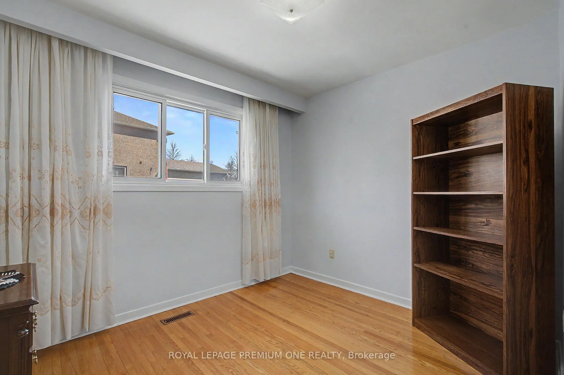 Photo 18 of 44 Ellerby Square N, Vaughan, West Woodbridge — HOMEH
