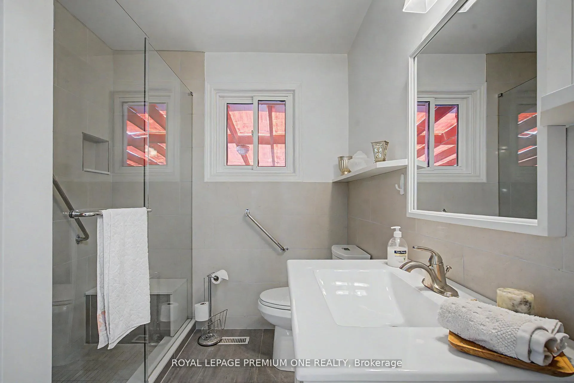 Photo 19 of 44 Ellerby Square N, Vaughan, West Woodbridge — HOMEH