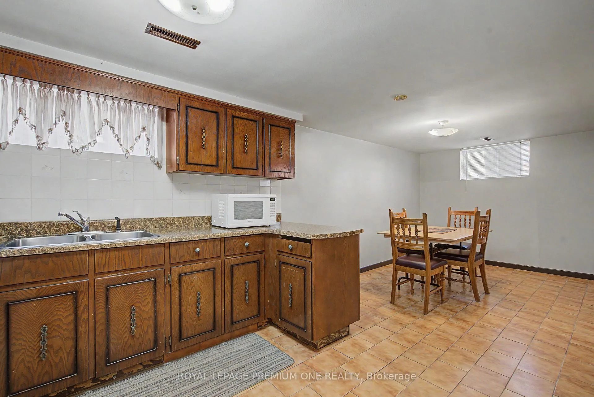 Photo 21 of 44 Ellerby Square N, Vaughan, West Woodbridge — HOMEH