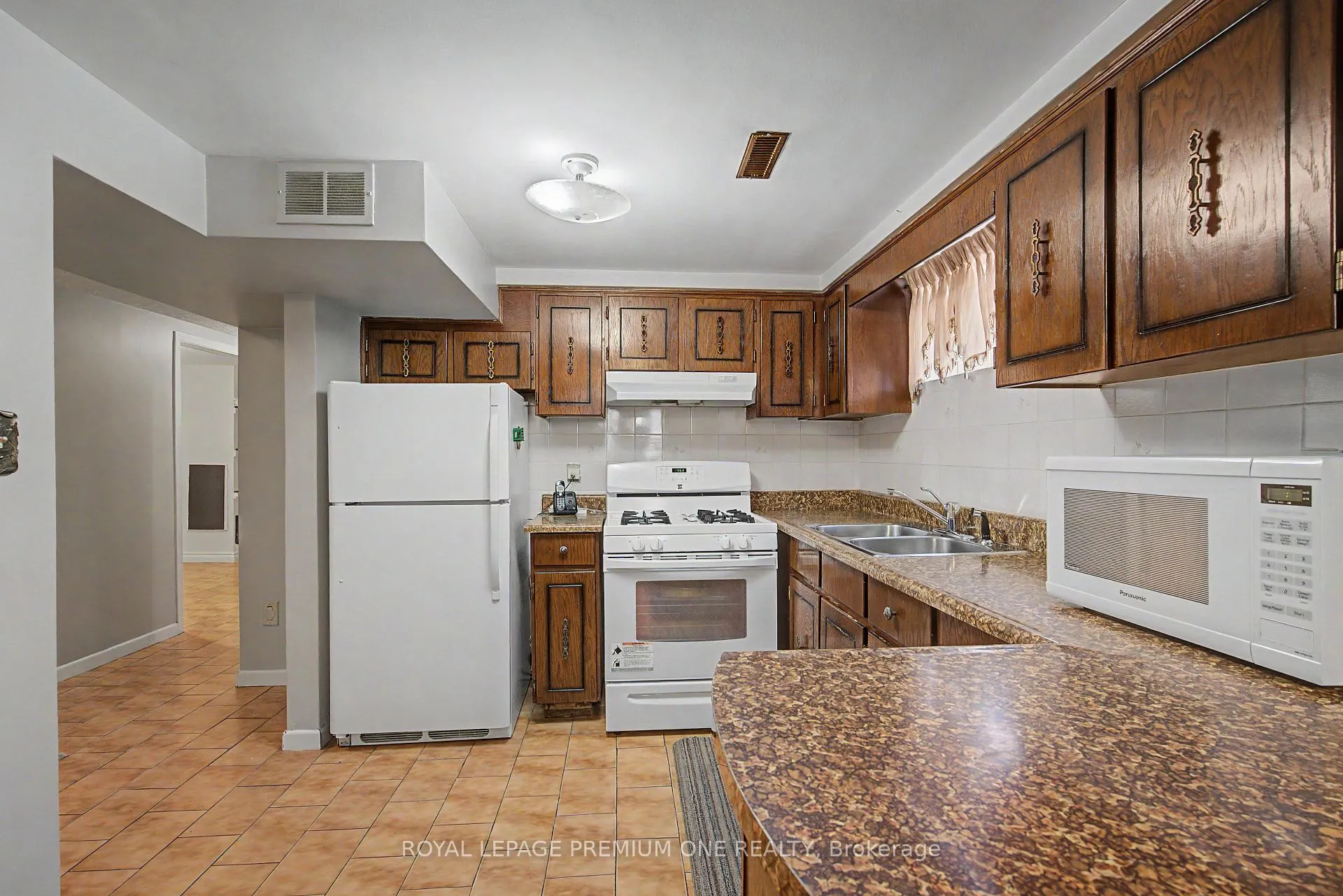 Photo 23 of 44 Ellerby Square N, Vaughan, West Woodbridge — HOMEH