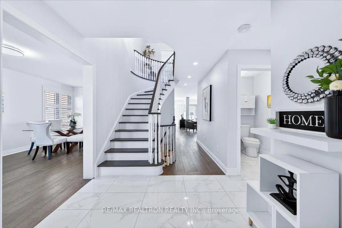 Photo 5 of 29 Campania Court, Vaughan, Elder Mills — HOMEH