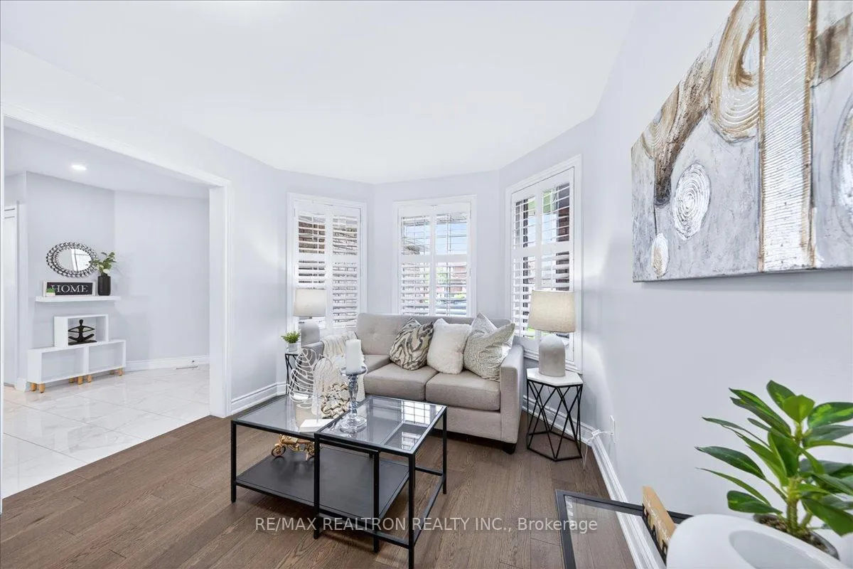 Photo 7 of 29 Campania Court, Vaughan, Elder Mills — HOMEH