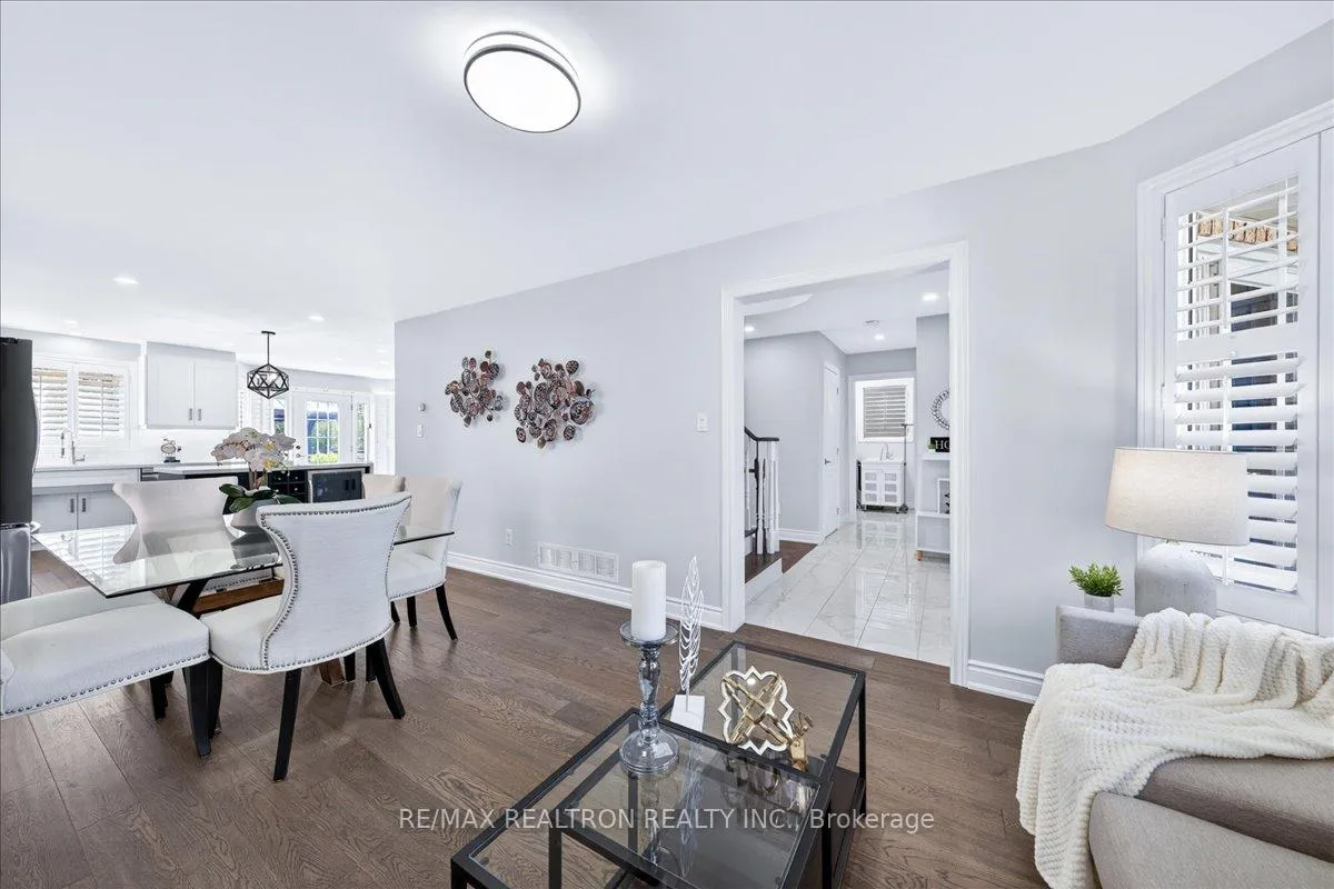 Photo 8 of 29 Campania Court, Vaughan, Elder Mills — HOMEH