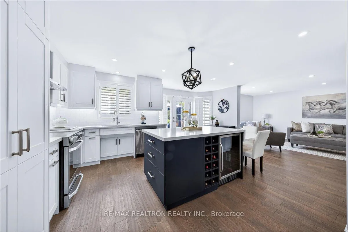 Photo 12 of 29 Campania Court, Vaughan, Elder Mills — HOMEH