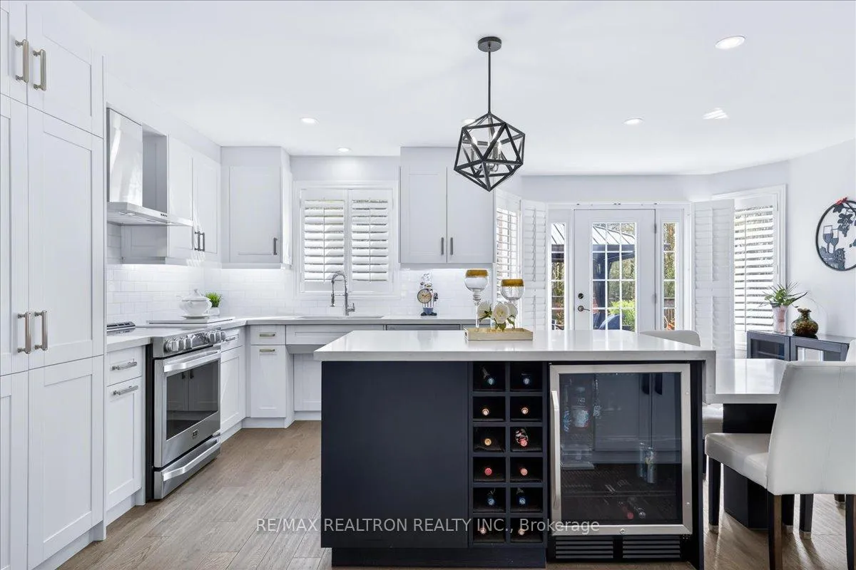 Photo 13 of 29 Campania Court, Vaughan, Elder Mills — HOMEH
