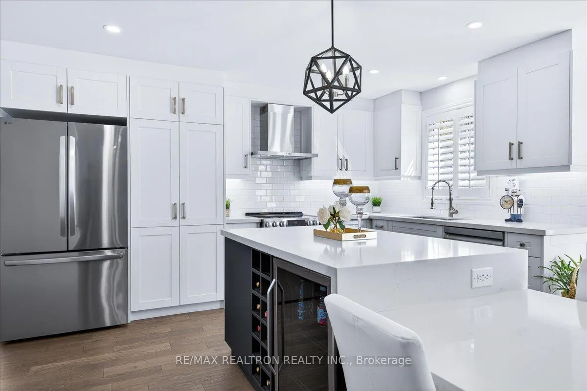 Photo 15 of 29 Campania Court, Vaughan, Elder Mills — HOMEH