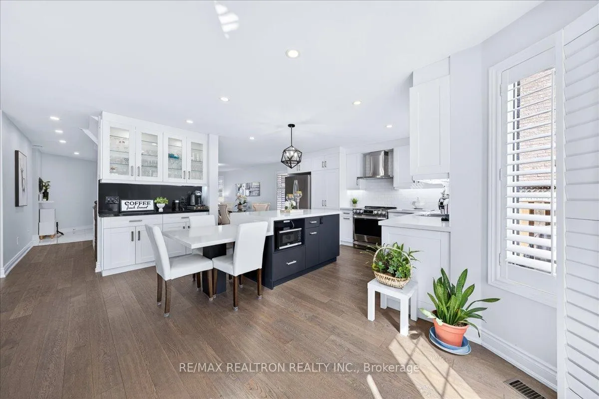 Photo 16 of 29 Campania Court, Vaughan, Elder Mills — HOMEH