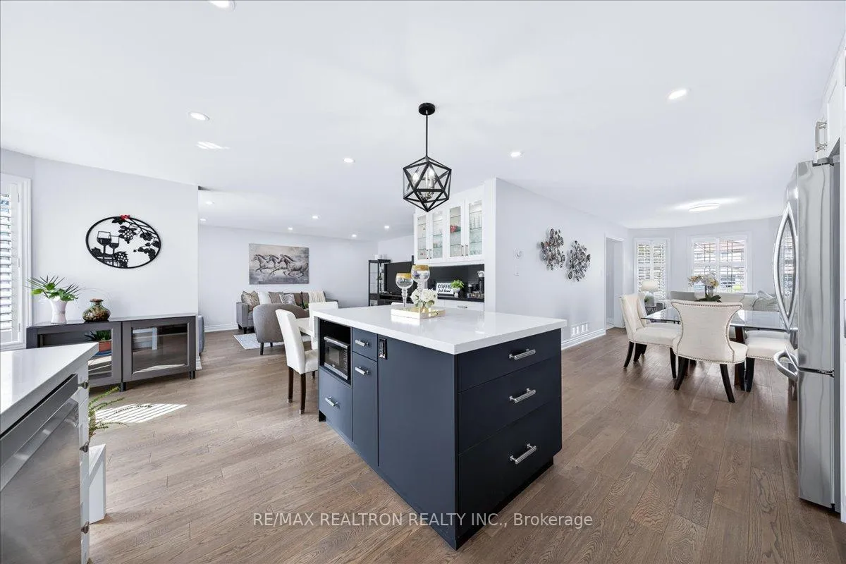 Photo 19 of 29 Campania Court, Vaughan, Elder Mills — HOMEH