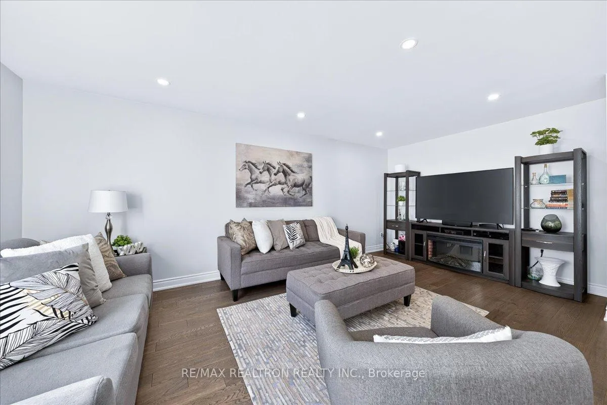 Photo 22 of 29 Campania Court, Vaughan, Elder Mills — HOMEH