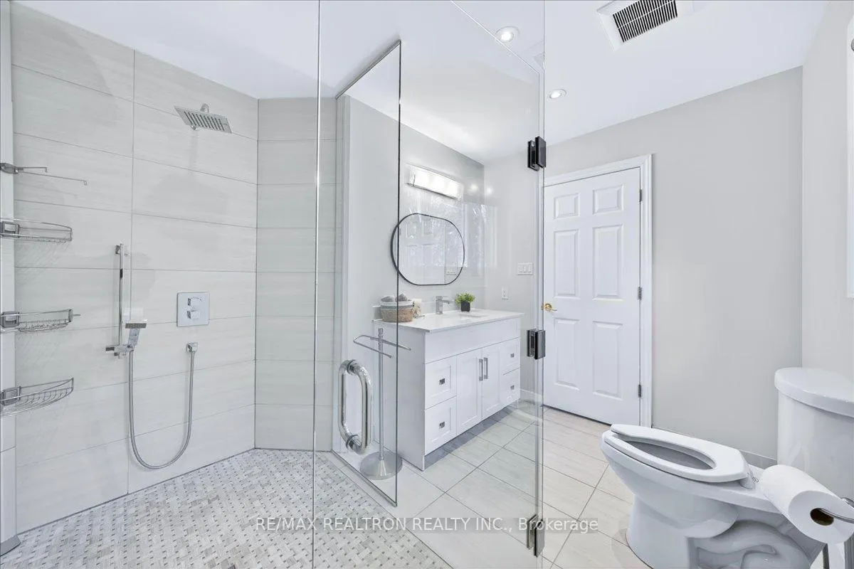 Photo 30 of 29 Campania Court, Vaughan, Elder Mills — HOMEH