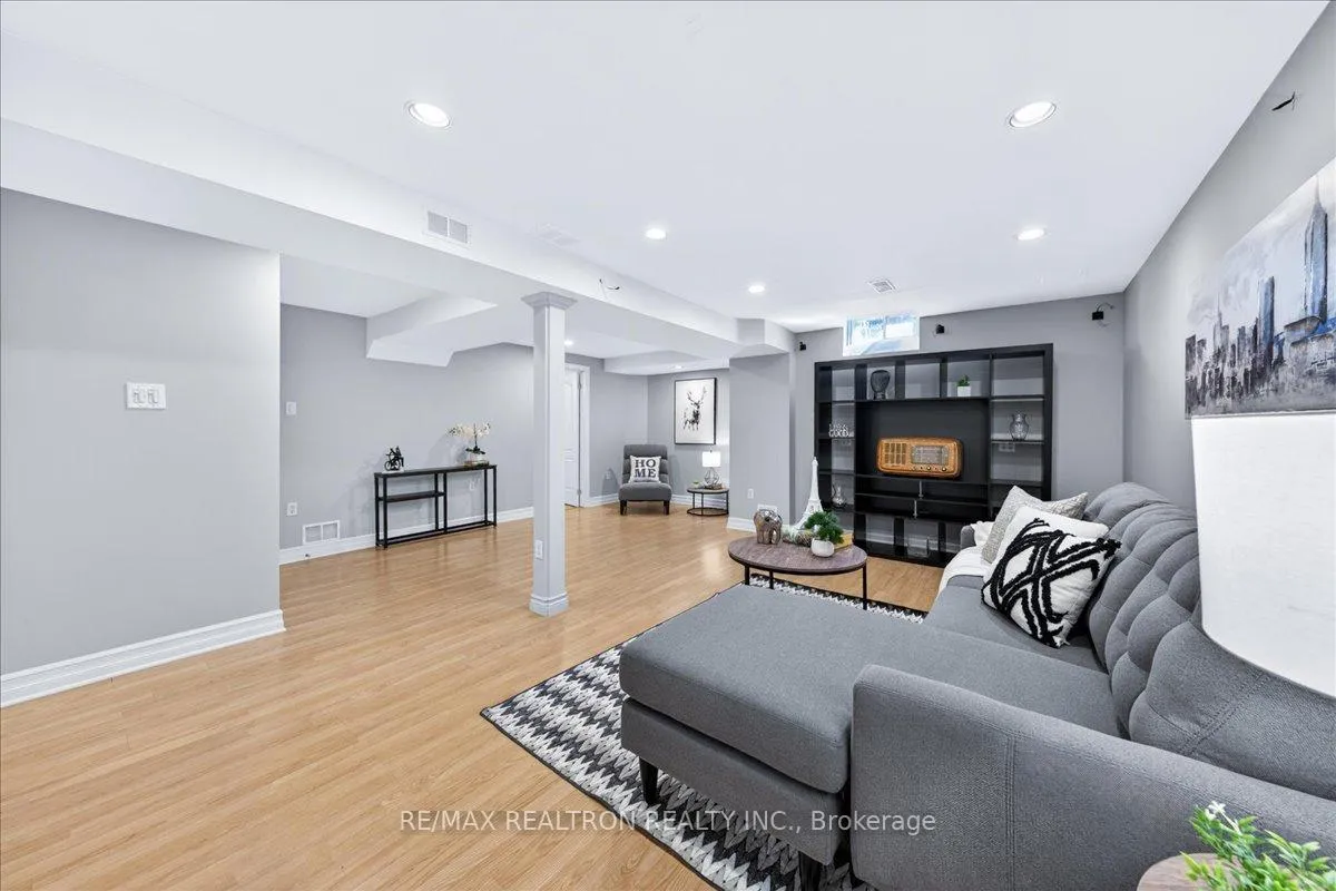 Photo 37 of 29 Campania Court, Vaughan, Elder Mills — HOMEH