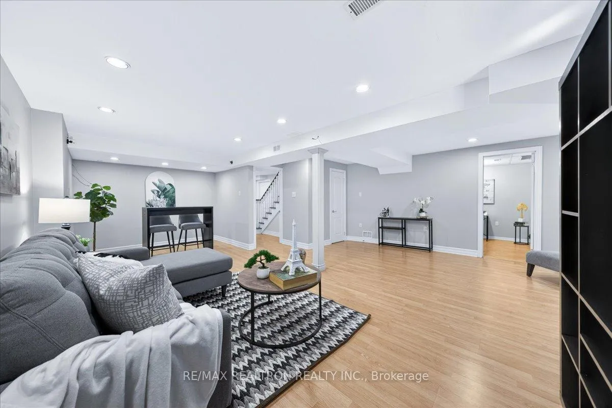 Photo 38 of 29 Campania Court, Vaughan, Elder Mills — HOMEH