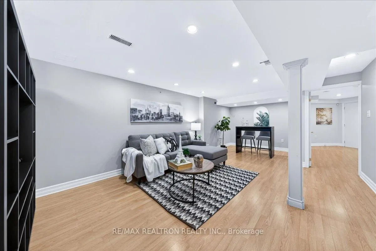 Photo 39 of 29 Campania Court, Vaughan, Elder Mills — HOMEH