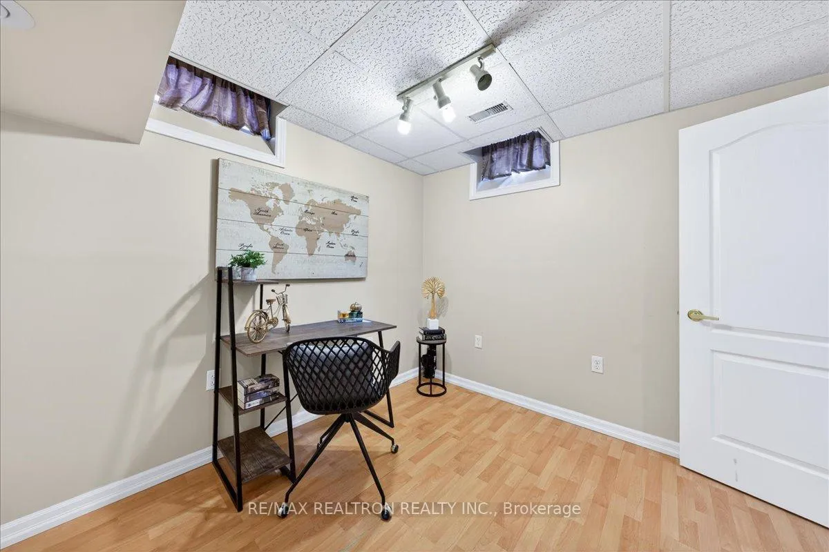 Photo 42 of 29 Campania Court, Vaughan, Elder Mills — HOMEH