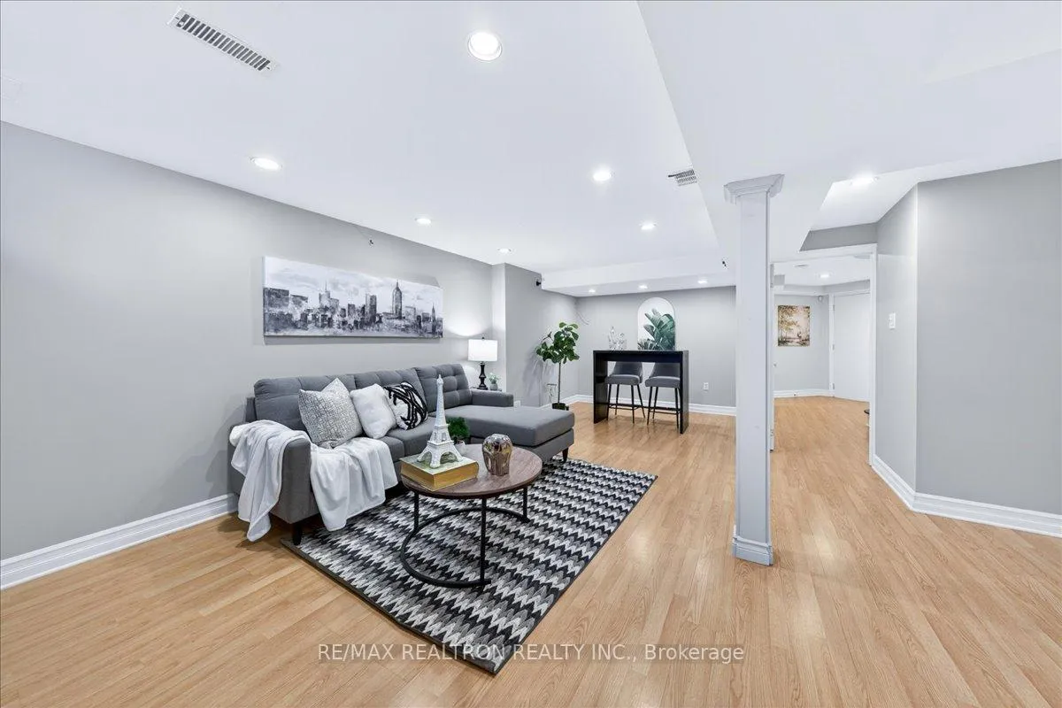 Photo 43 of 29 Campania Court, Vaughan, Elder Mills — HOMEH