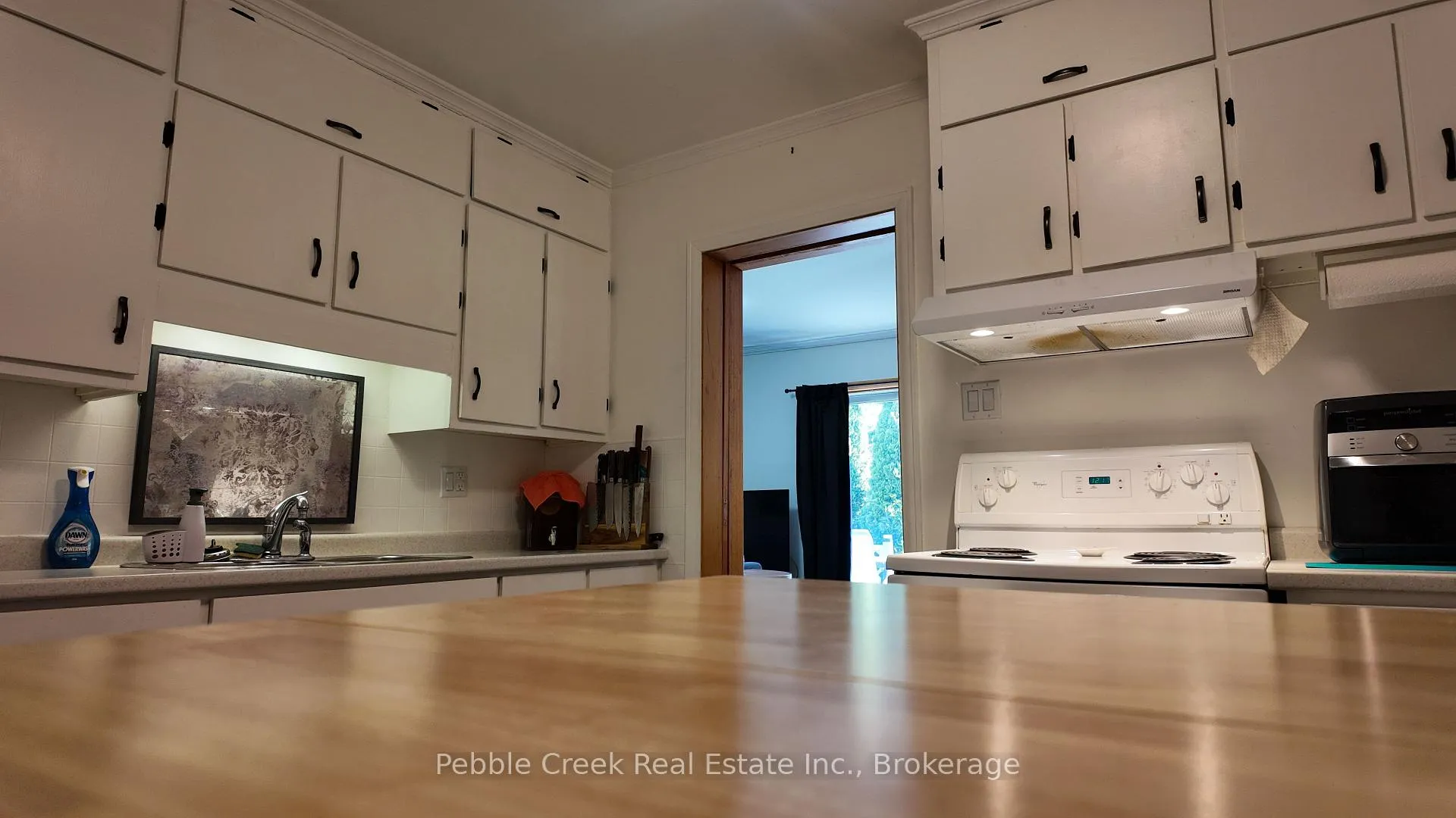 Photo 9 of 145 Elizabeth Street, Goderich, Goderich (Town) — HOMEH