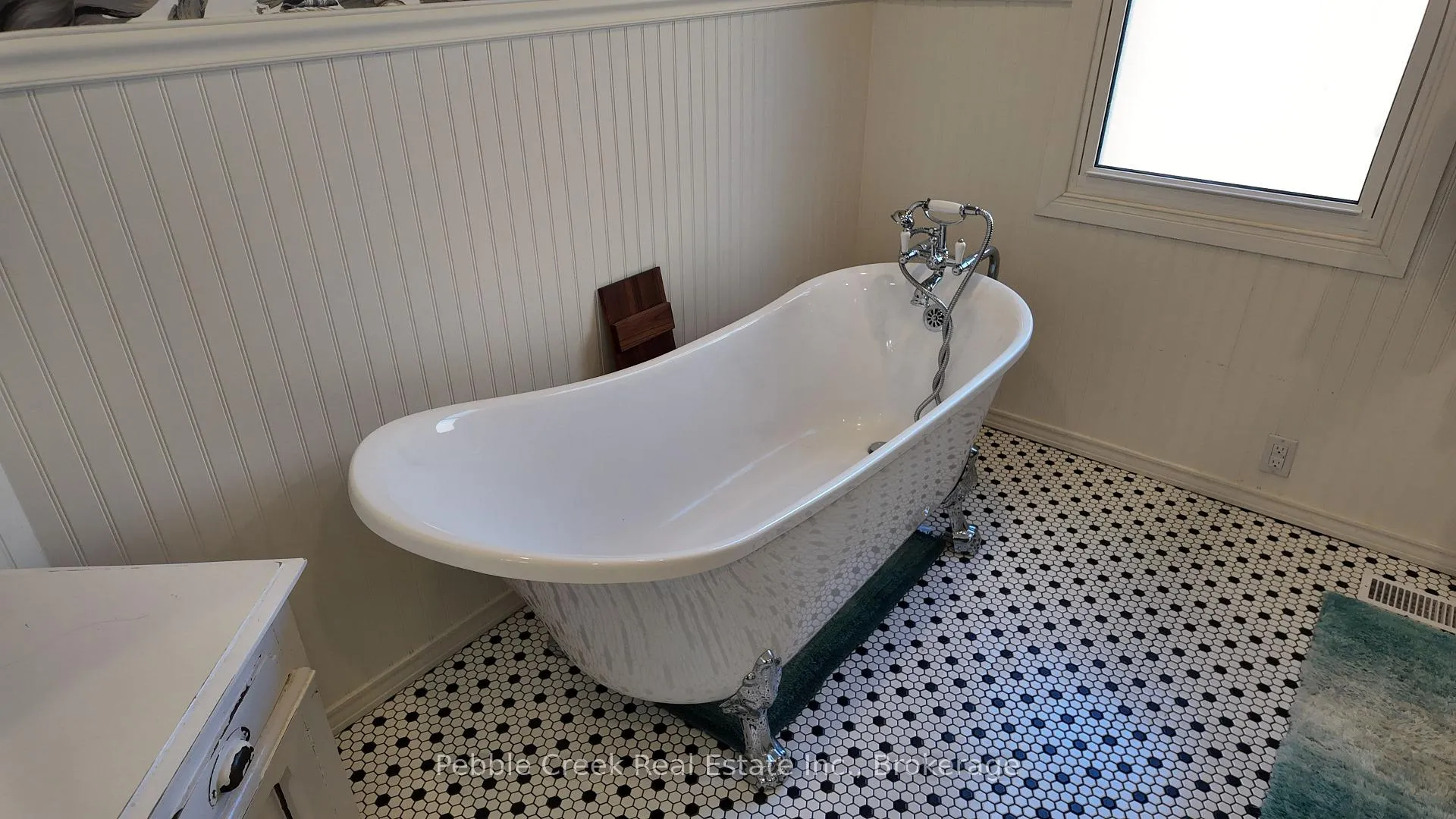 Photo 11 of 145 Elizabeth Street, Goderich, Goderich (Town) — HOMEH
