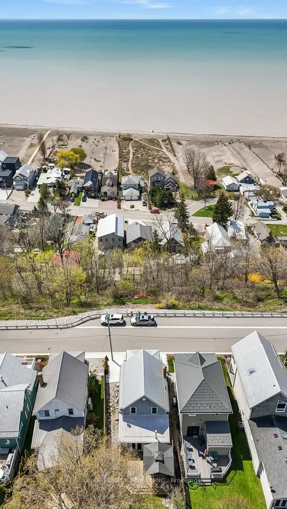 Photo 3 of 413 Front Street, Central Elgin, Port Stanley — HOMEH