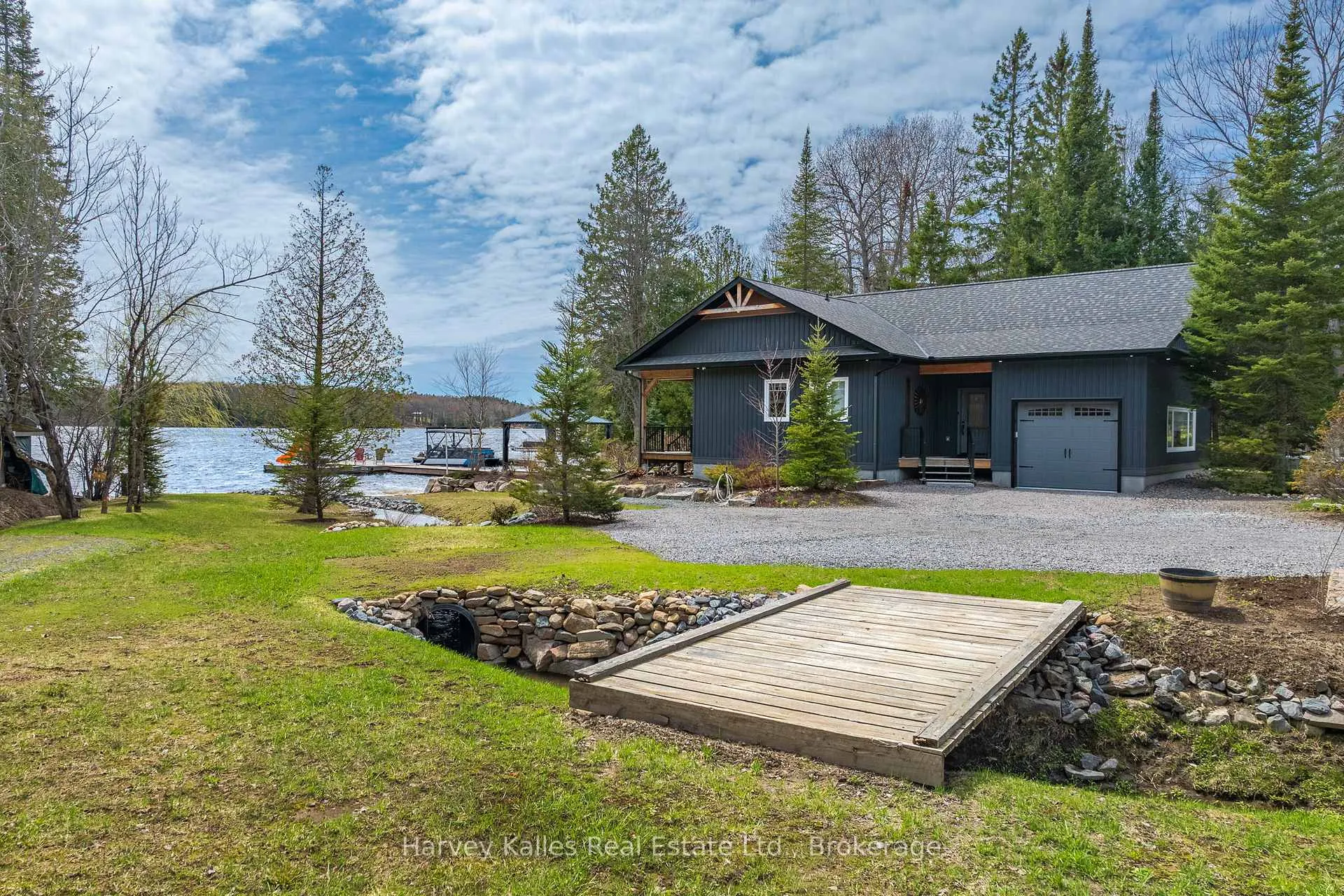 Photo 42 of 40 & 41 Sunset Cove Road, Seguin — HOMEH