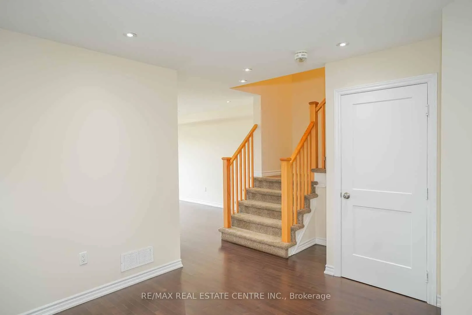 Photo 8 of 454 Starwood Drive, Guelph, Grange Road — HOMEH