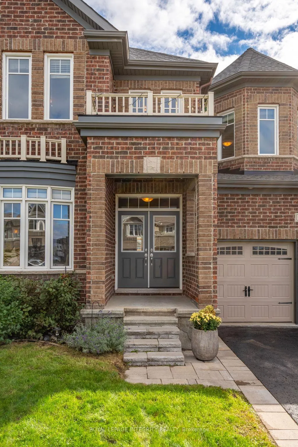 Photo 3 of 367 Andalusian Crescent, Ottawa, Kanata - Emerald Meadows/Trailwest — HOMEH