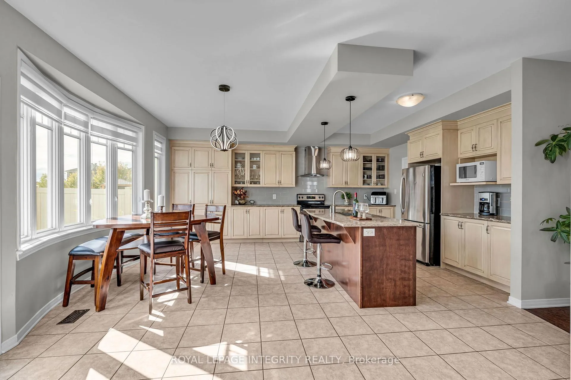 Photo 13 of 367 Andalusian Crescent, Ottawa, Kanata - Emerald Meadows/Trailwest — HOMEH