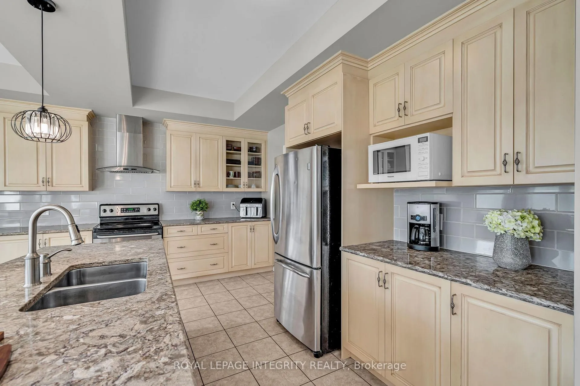 Photo 15 of 367 Andalusian Crescent, Ottawa, Kanata - Emerald Meadows/Trailwest — HOMEH