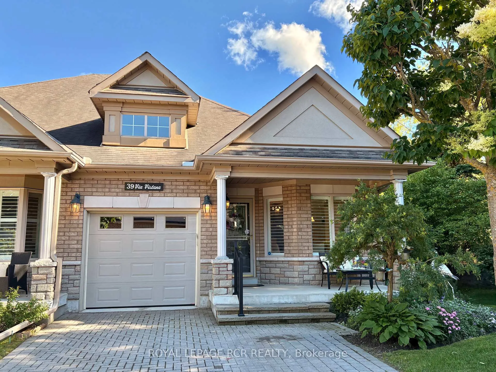 Front of 39 Via Vistana Road