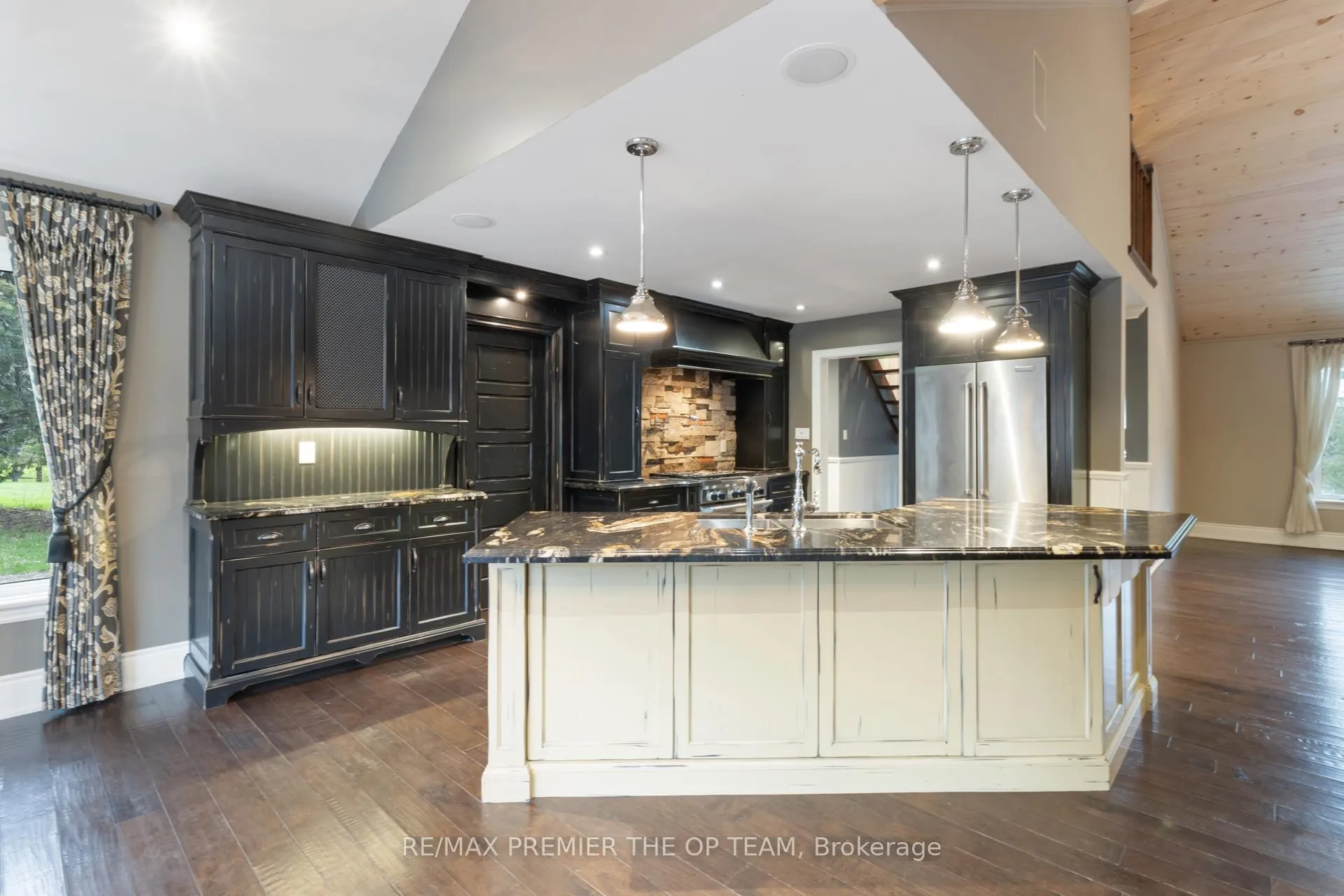 Photo 13 of 16326 The Gore Road, Caledon, Rural Caledon — HOMEH