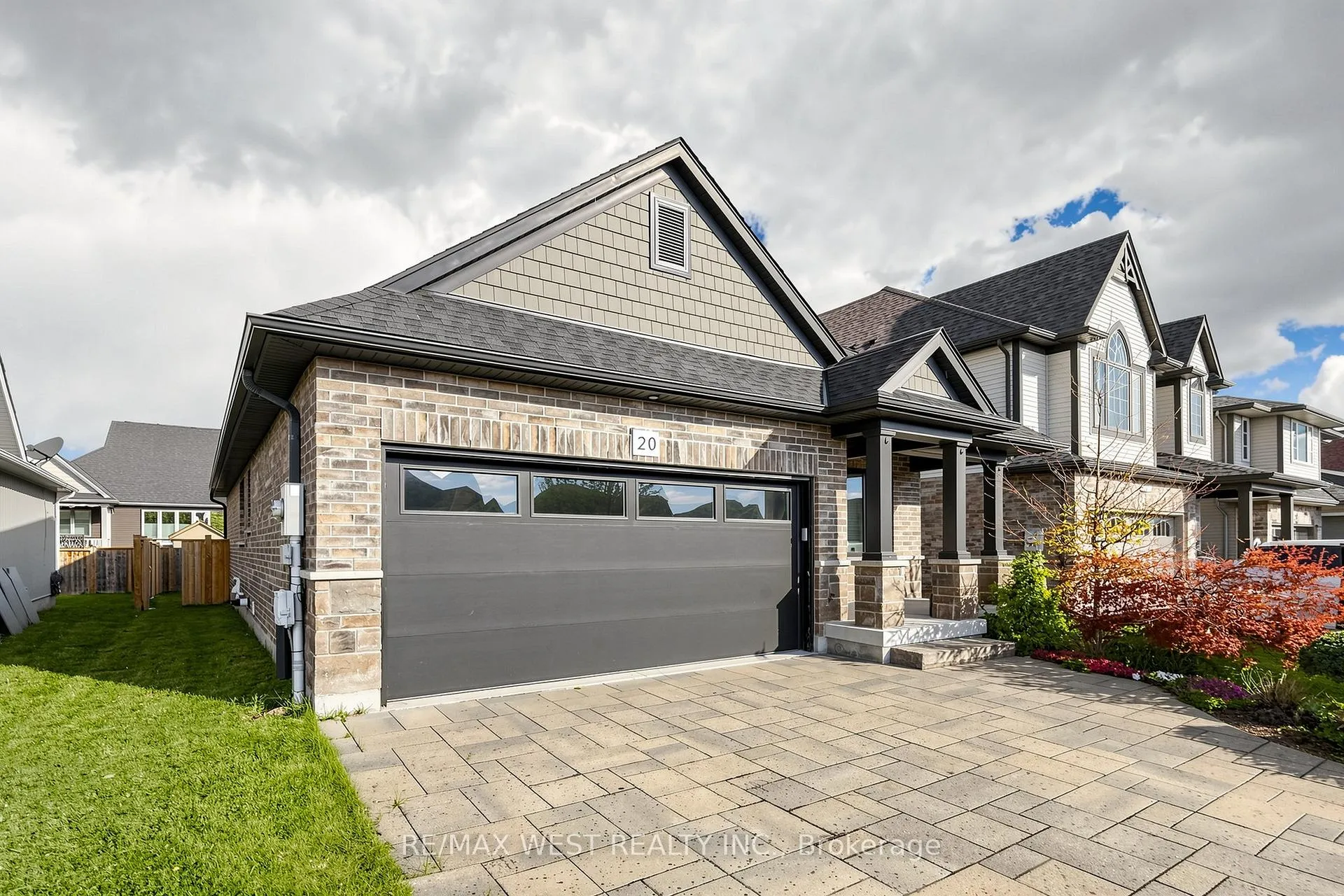 Photo 2 of 20 Secord Street, Thorold, Hurricane/Merrittville — HOMEH